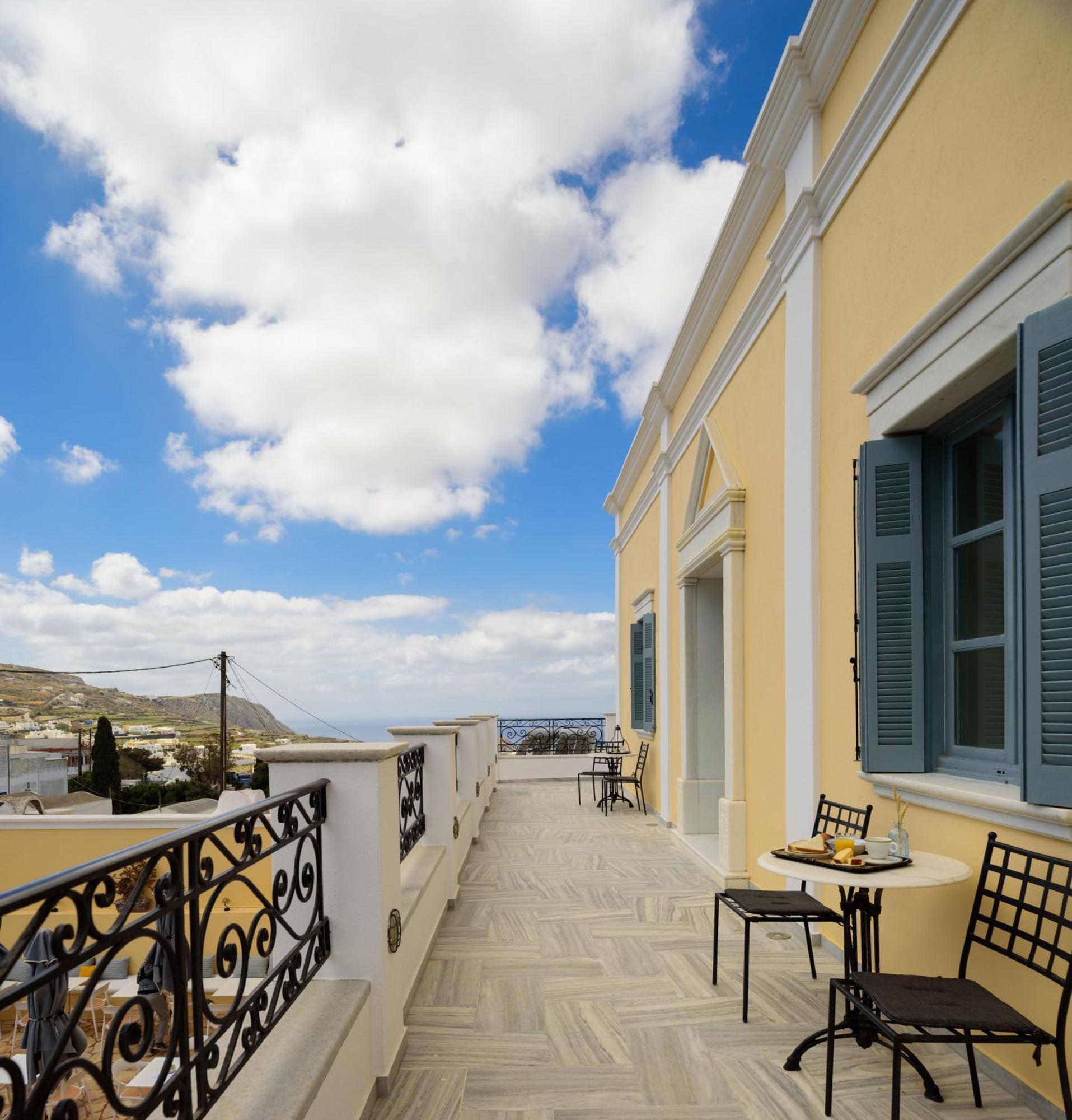 Ikio Concept Santorini Hotel Pýrgos Екстериор снимка