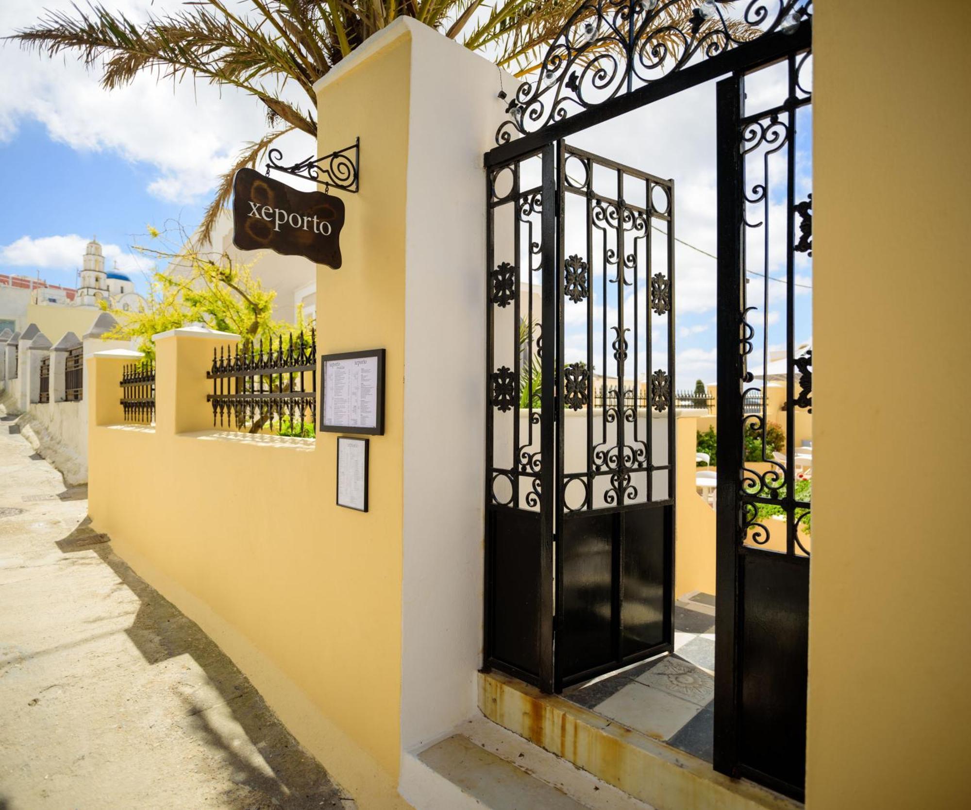 Ikio Concept Santorini Hotel Pýrgos Екстериор снимка