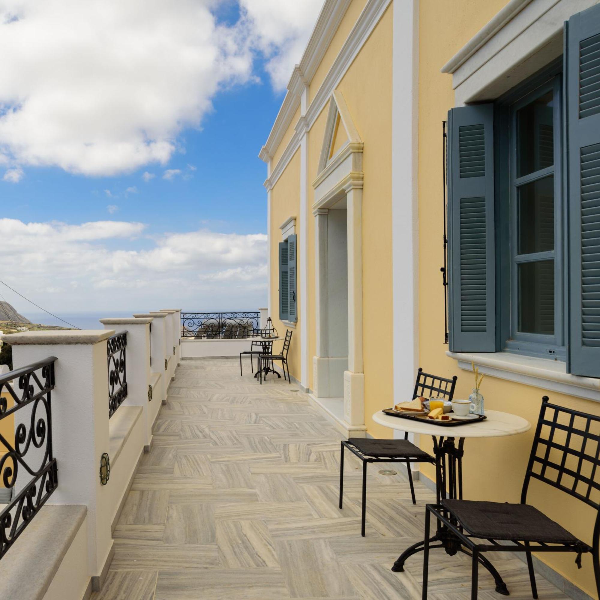 Ikio Concept Santorini Hotel Pýrgos Екстериор снимка