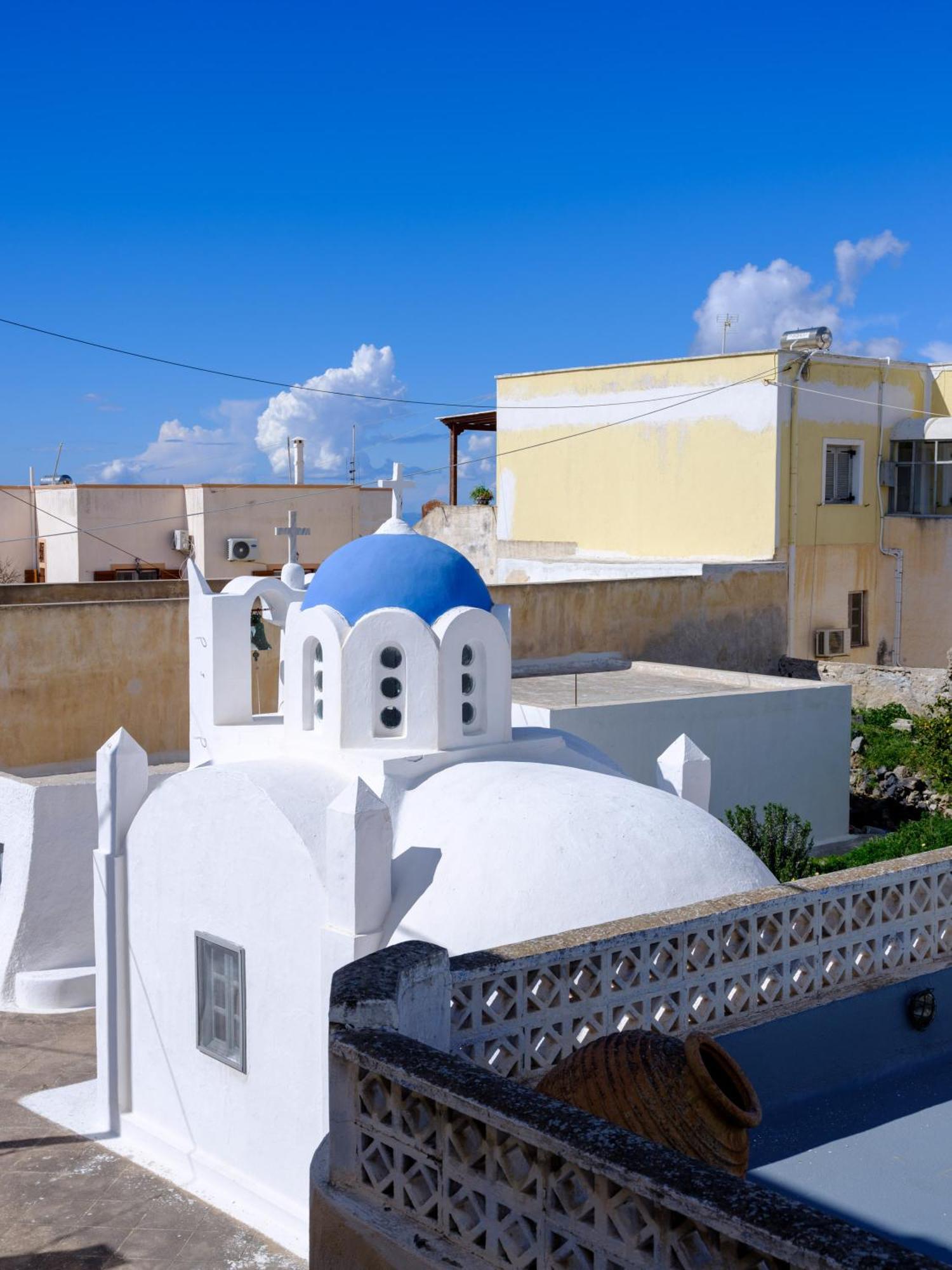 Ikio Concept Santorini Hotel Pýrgos Екстериор снимка
