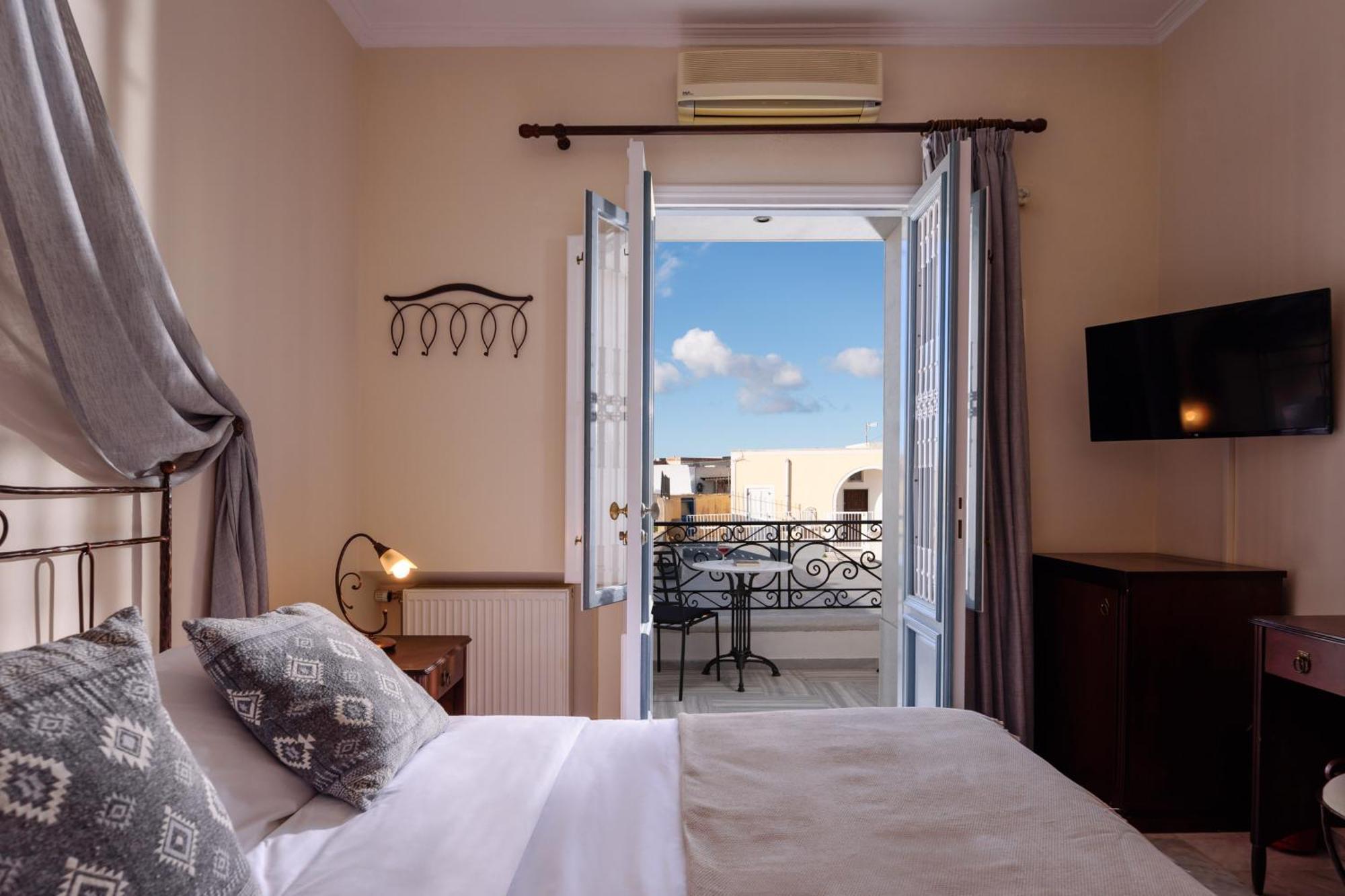 Ikio Concept Santorini Hotel Pýrgos Екстериор снимка
