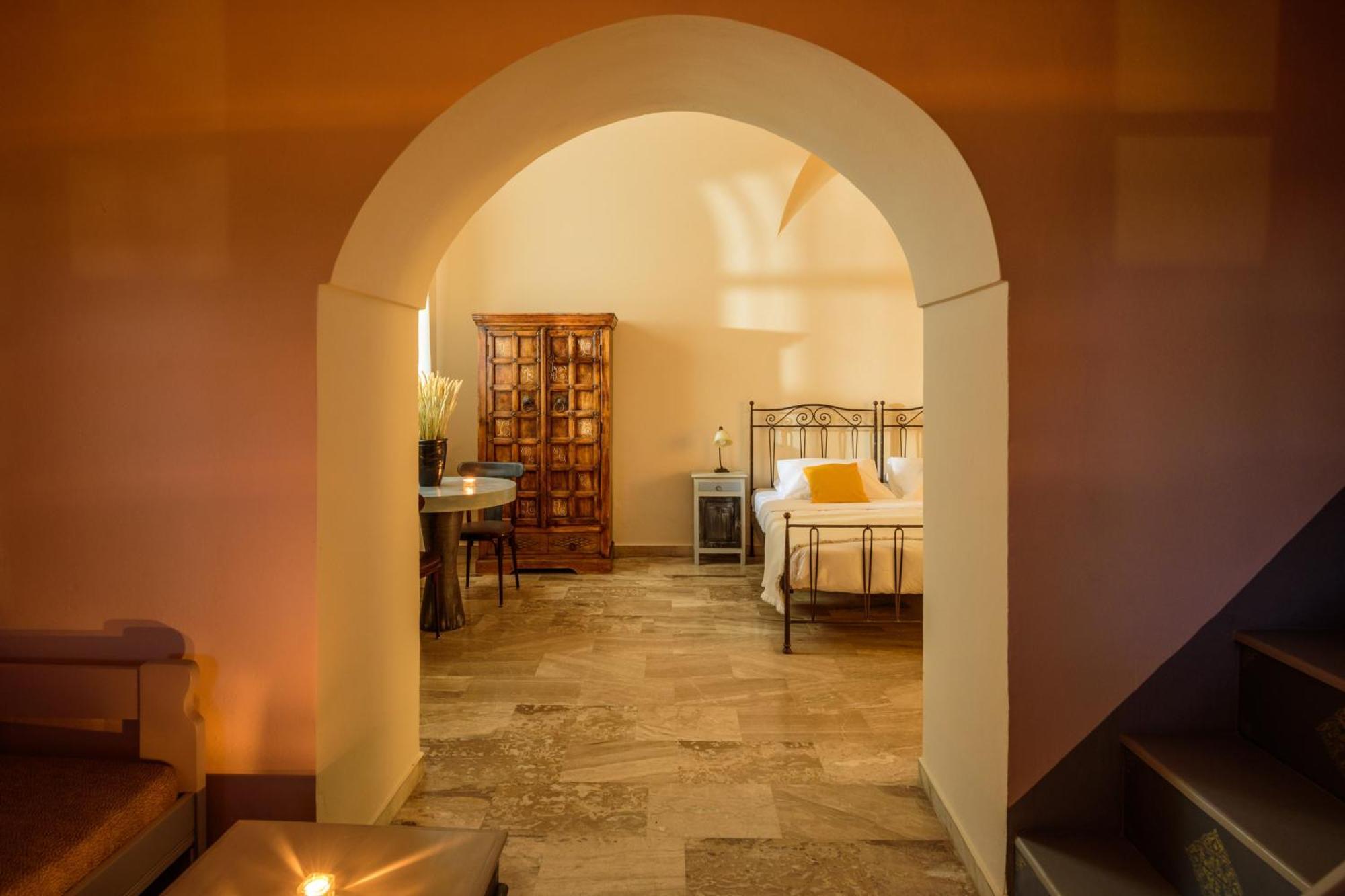 Ikio Concept Santorini Hotel Pýrgos Екстериор снимка