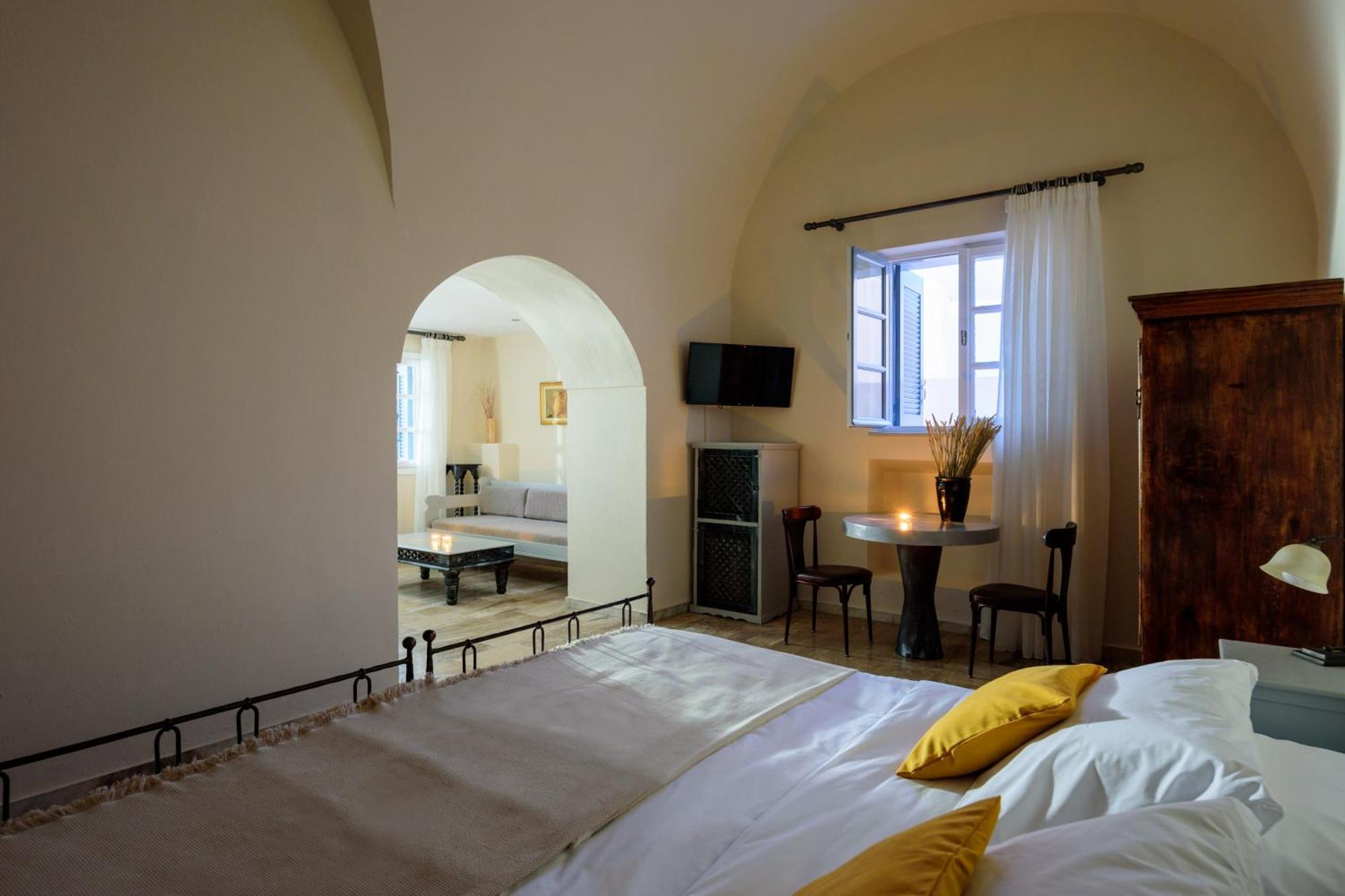 Ikio Concept Santorini Hotel Pýrgos Екстериор снимка