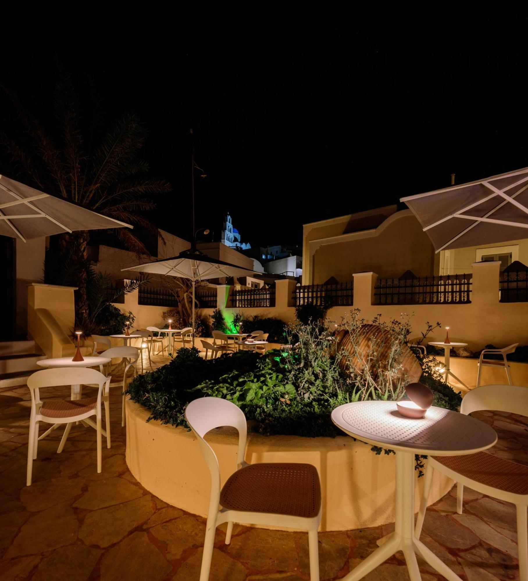 Ikio Concept Santorini Hotel Pýrgos Екстериор снимка